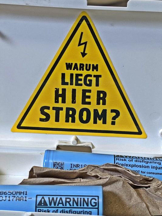 Warum liegt hier Strom Sticker