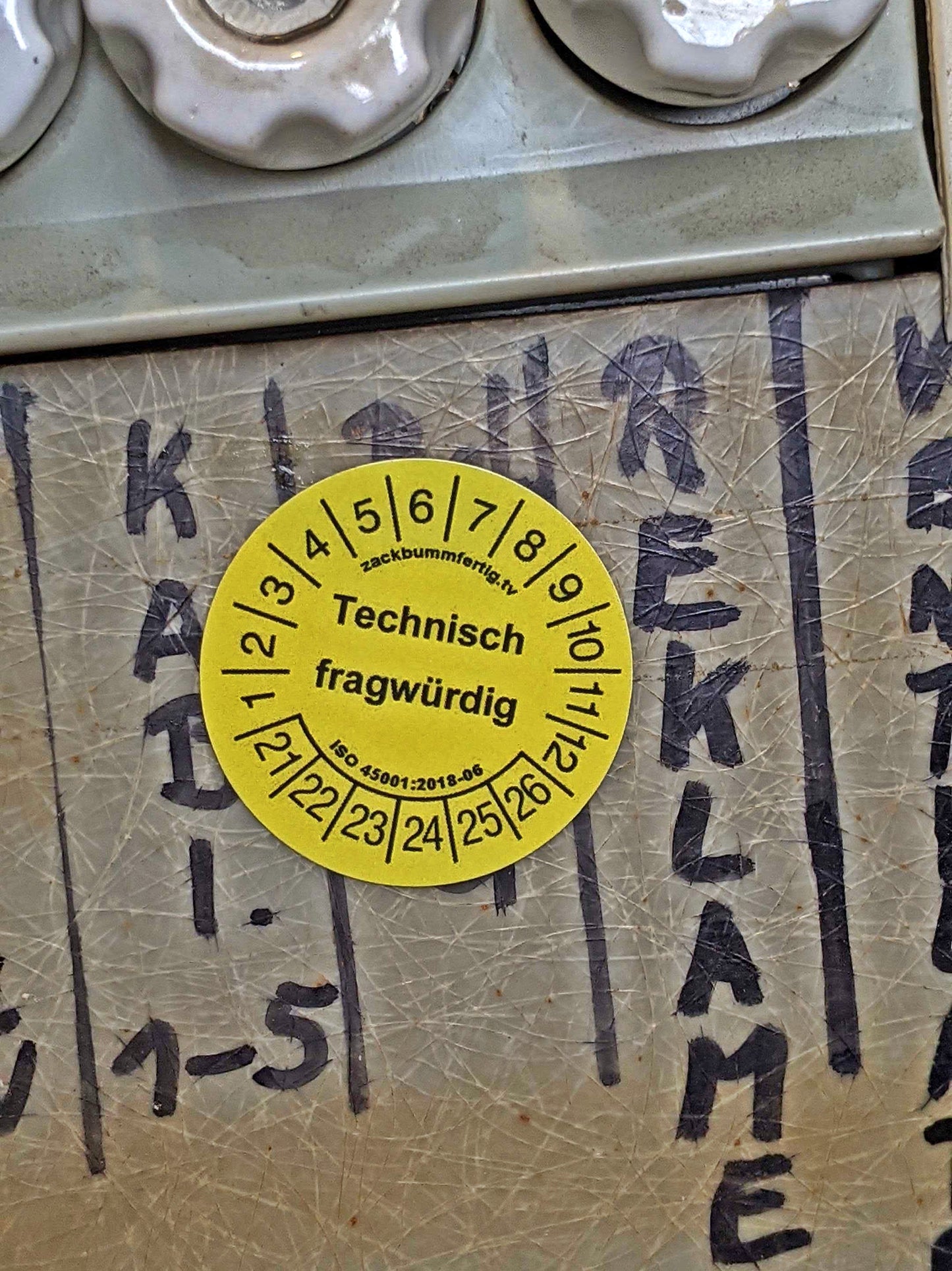 Plakette: Fragwürdig Sticker (10 Stk.)